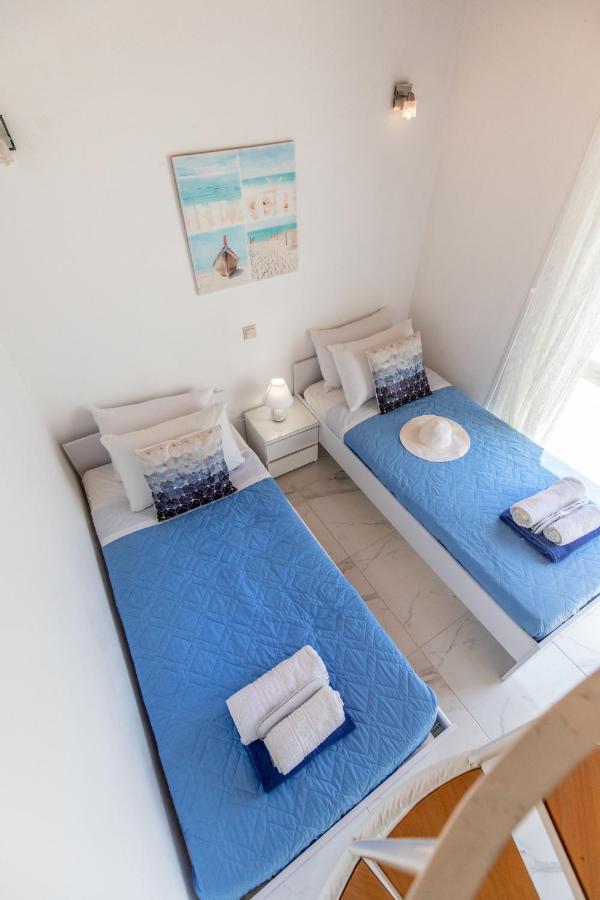 White Blue Villa Lakhania Exteriér fotografie